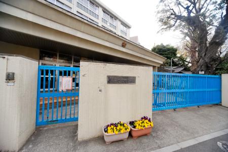 Primary school. 500m to Sekiguchi Utenamachi elementary school