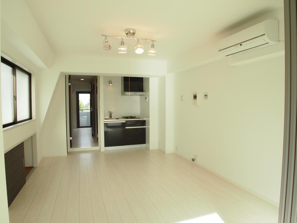 Living. Indoor (11 May 2013) Shooting