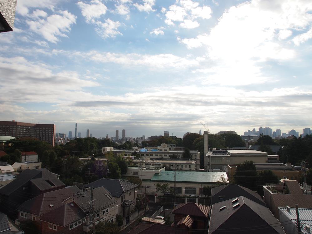 View photos from the dwelling unit. View from the site (November 2013) Shooting