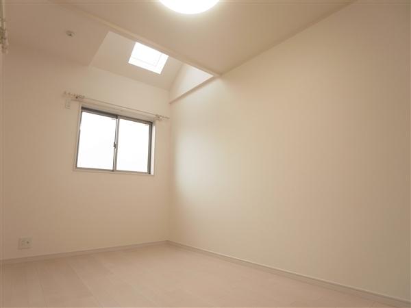 Other introspection. Design that incorporates the lighting from the top light. 2013 / 09 shooting