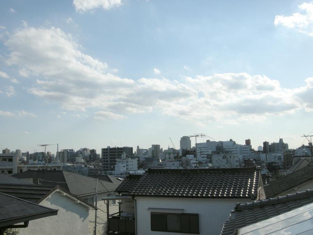 View photos from the dwelling unit. It is located on the hill of the south slope