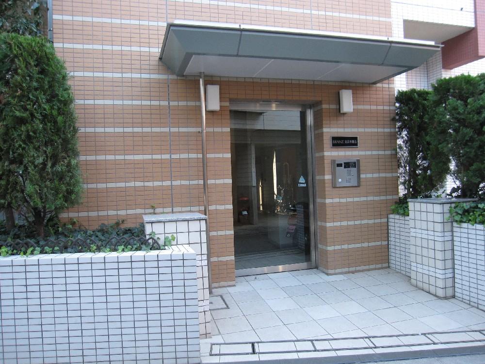 Entrance. Sub Entrance Common areas