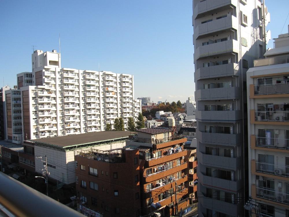 View photos from the dwelling unit. View from the site (November 2013) Shooting