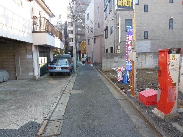 Local photos, including front road. Local (12 May 2013) Shooting