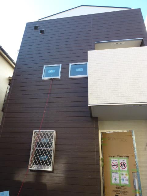 Building plan example (exterior photos). Example of construction