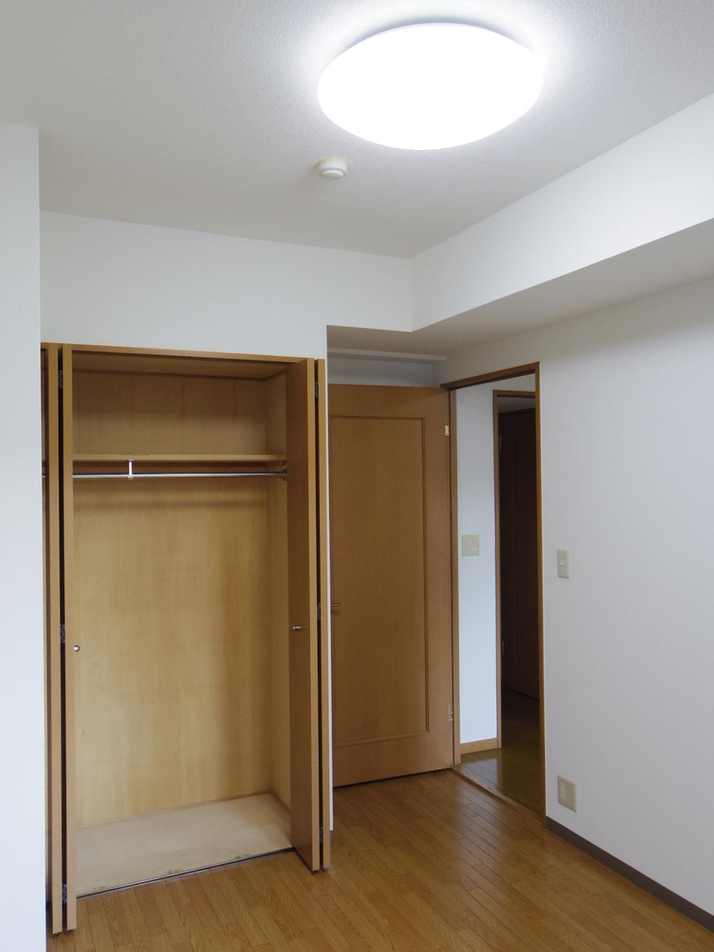 Non-living room. Indoor (11 May 2013) Shooting