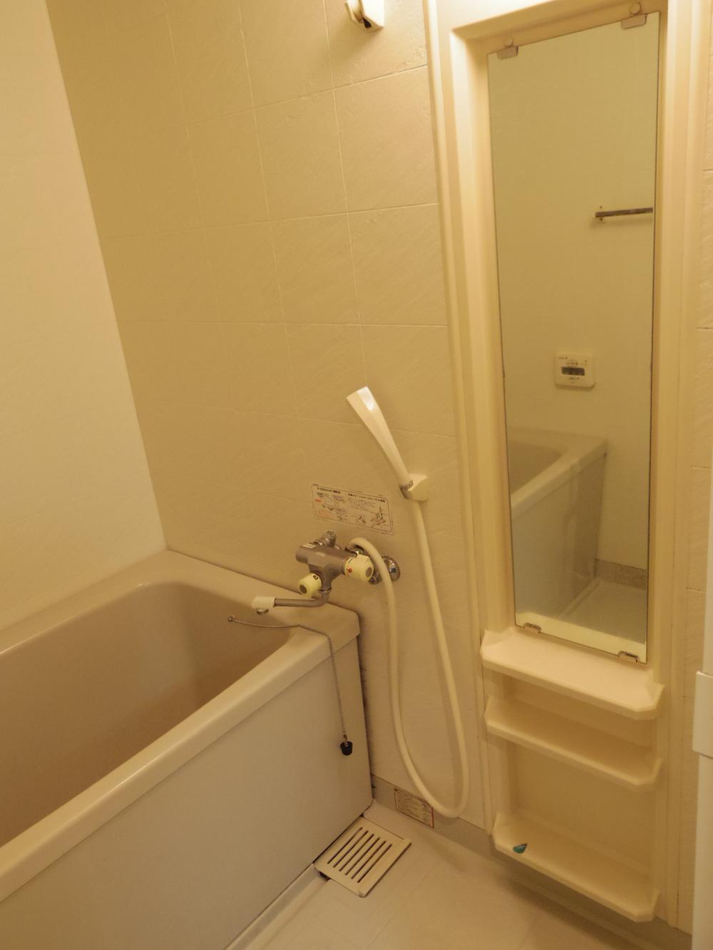 Bathroom. Indoor (11 May 2013) Shooting