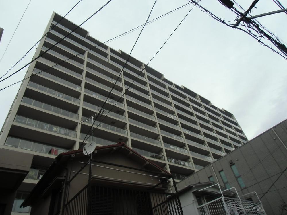 Local appearance photo. Local (11 May 2013) Shooting