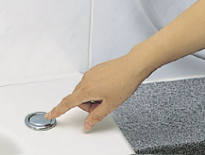 Bathing-wash room.  [One push drainage plug] Bathtub drain plug of, One-push type, which can be easily drained by simply pressing a finger. You do not have to worry about wet clothes for cleaning.