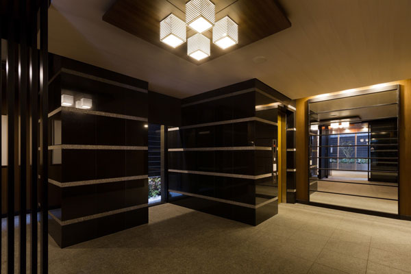 Shared facilities.  [Entrance hall] Windbreak room from the approach, To ensure the depth that followed the entrance hall, It directed the Yingbin space as a mansion.