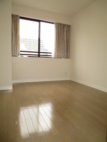 Living and room. Western-style 6.0 Pledge