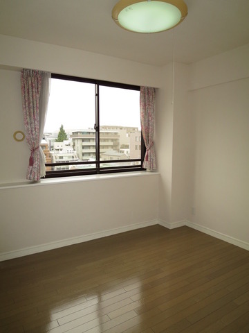 Living and room. Western-style 6.1 Pledge