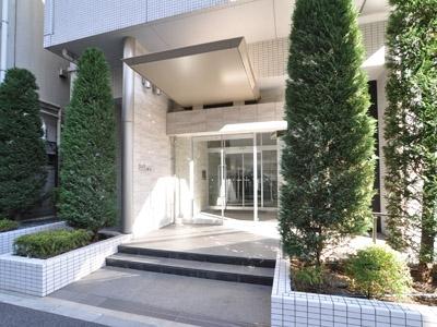 Entrance. Common areas
