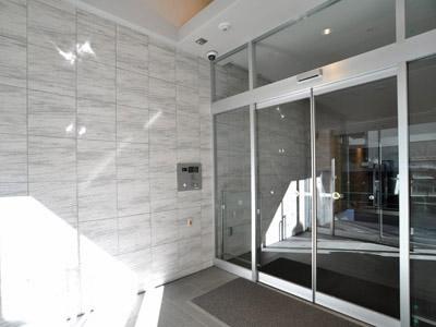 Entrance. Common areas