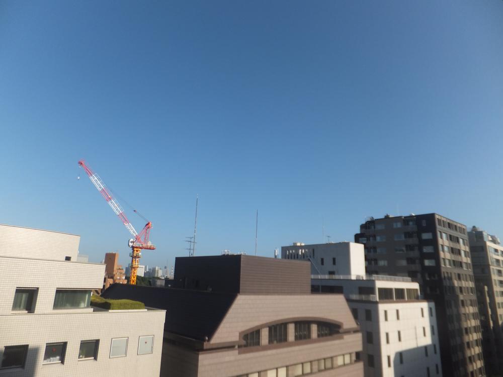 View photos from the dwelling unit. View from the site (August 2013) Shooting