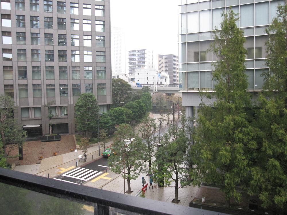 View photos from the dwelling unit. View from the site (November 2013) Shooting