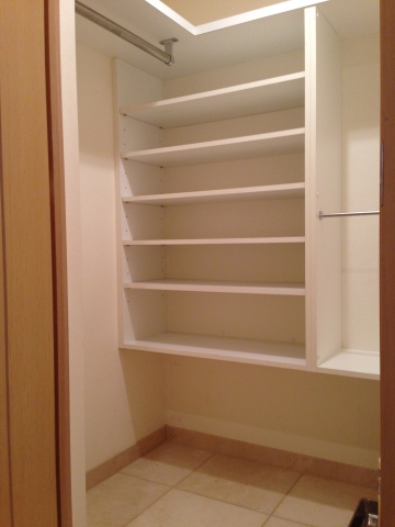 Receipt. Shoes-in closet