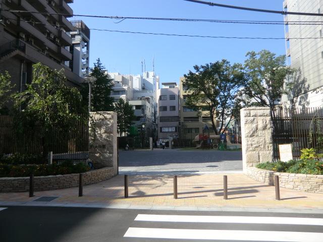 park. 30m to ward Yoshirin park
