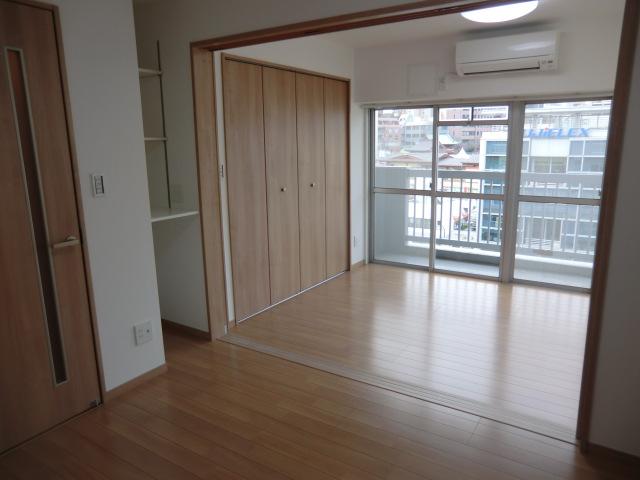 Non-living room. Western-style in the photos