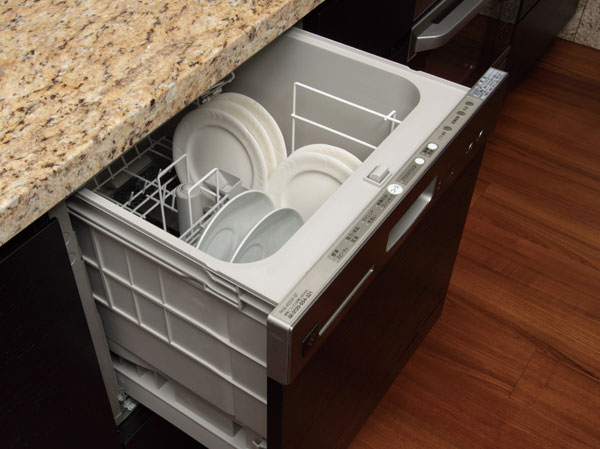 Kitchen.  [Dishwasher] By the circulation cleaning with a small amount of high-temperature hot water, Porter clean wash compared to hand-wash cleaning. Also, Water bill can reduce the time and CO2 compared with hand washing ・ It will also be the saving of gas prices.