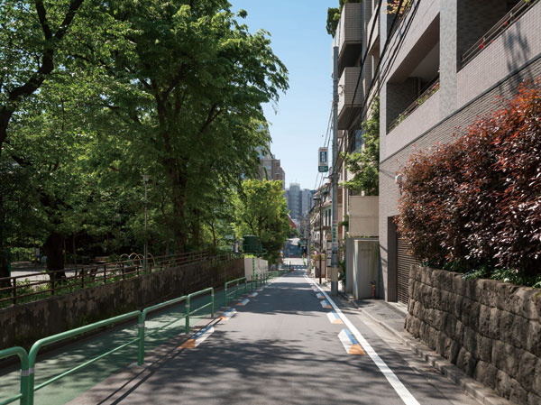 Surrounding environment. "Togo Marshal Memorial Park" and Togo hill (about 100m from local)