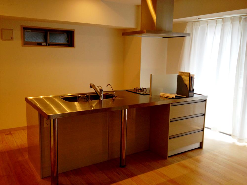 Kitchen. Local (June 2013) Shooting