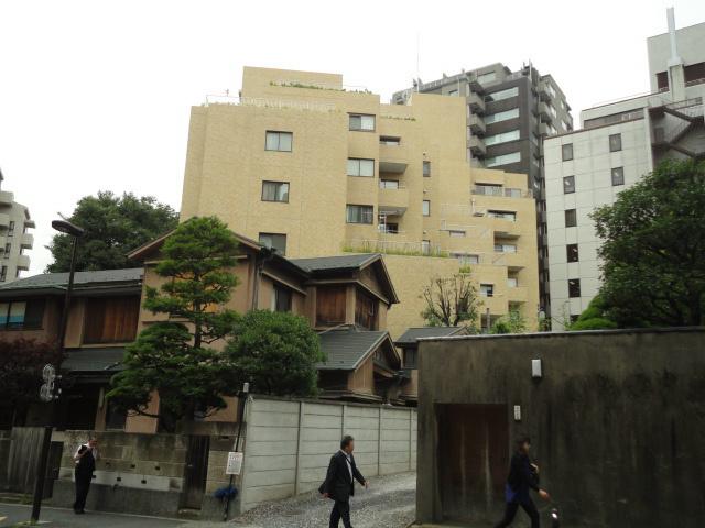 Local appearance photo. It has taken the roof balcony of the apartment from the east side.