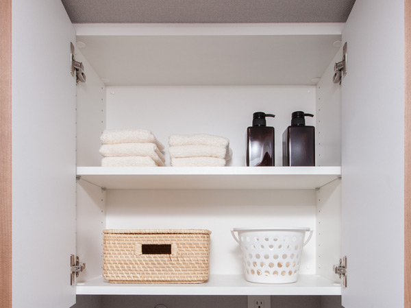 Receipt.  [Washing pan on storage] I also set up a housed in a washing machine yard the upper part of the space.