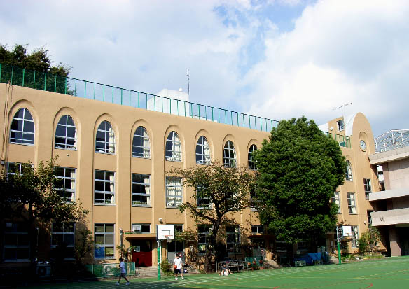 Primary school. Kudan up to elementary school (elementary school) 674m