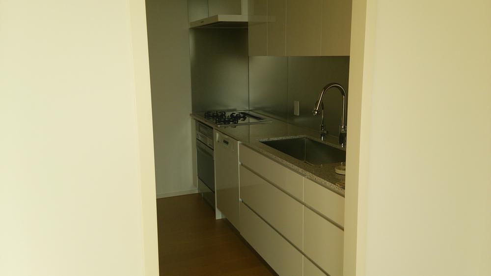 Kitchen. Room (August 2013) Shooting