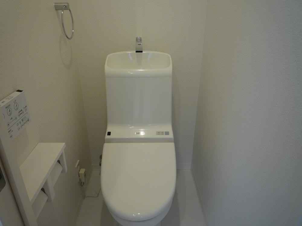 Toilet. Indoor (January 2014) Shooting