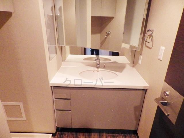 Wash basin, toilet