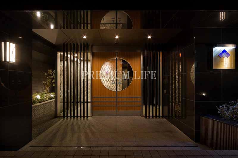 Entrance.  [entrance] Living environment that combines static and dynamic.