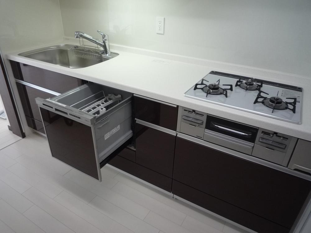 Kitchen. Indoor (10 May 2013) Shooting