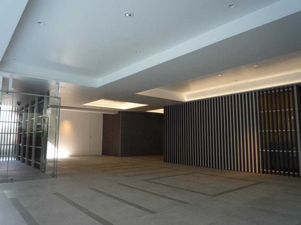 Entrance. Common areas