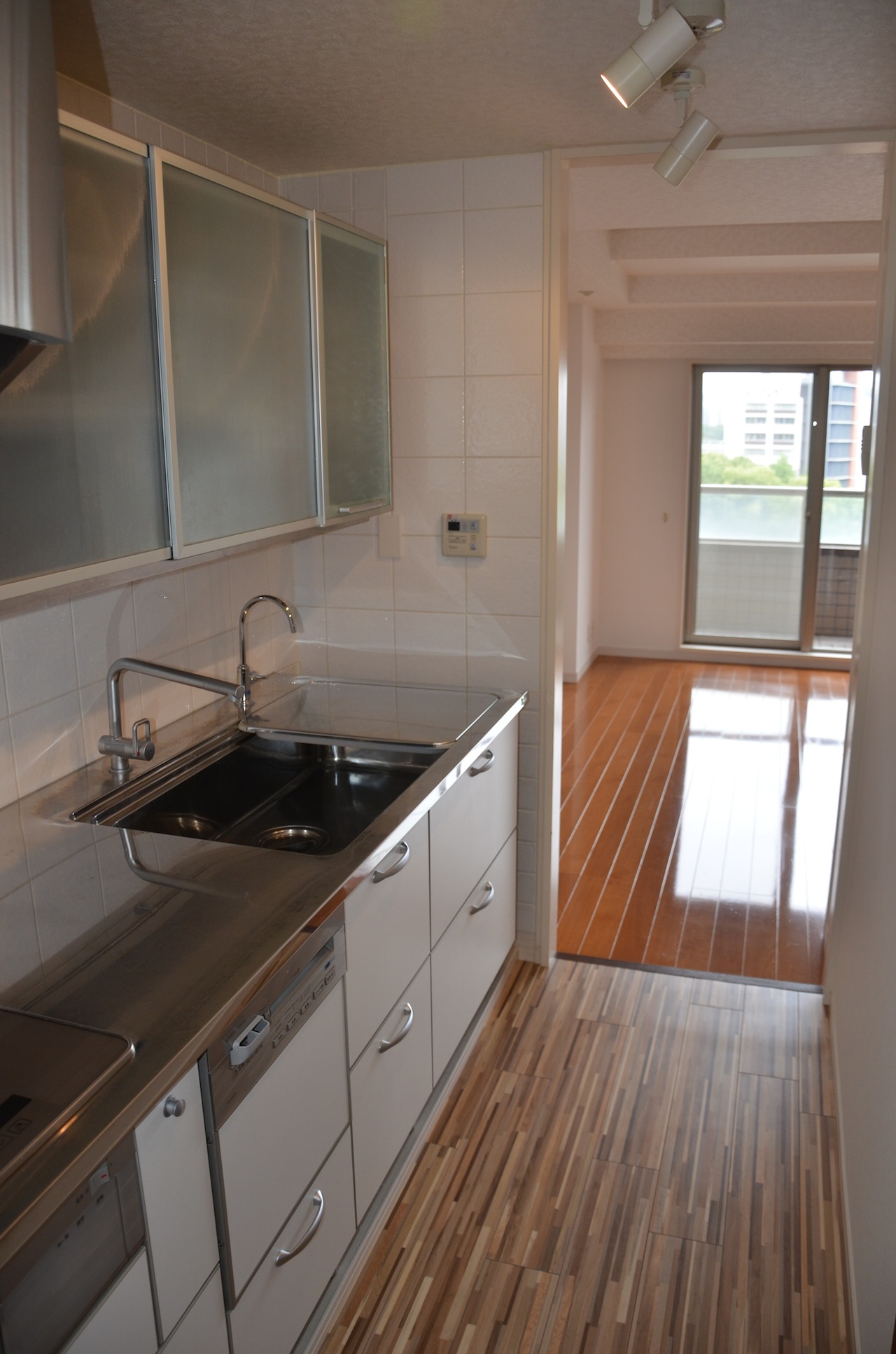 Kitchen. Made-to-order of Toyo Kitchen 3-neck IH Water filter Dishwasher