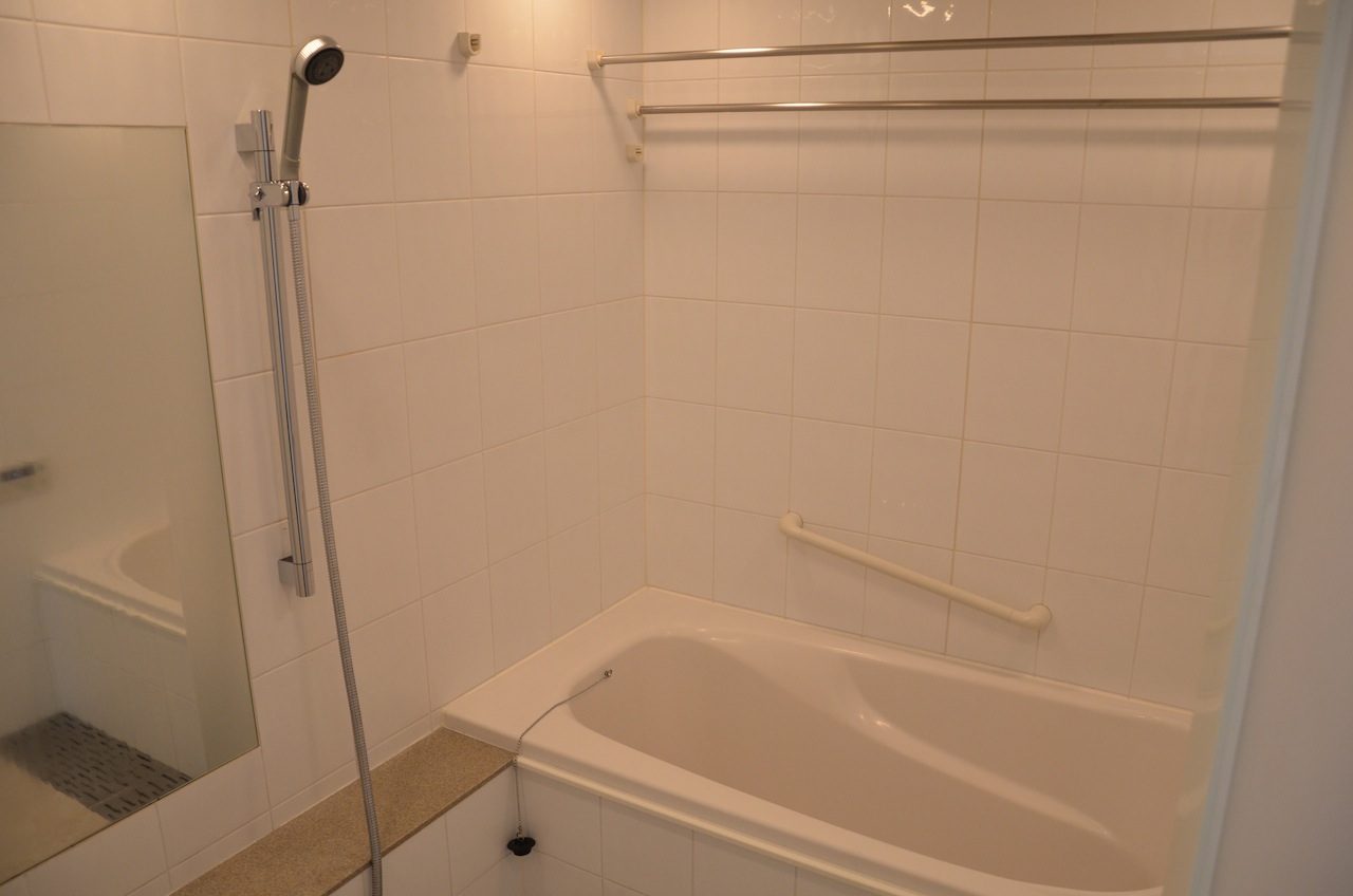 Bath. 1620 type unit bus Reheating Bathroom drying function