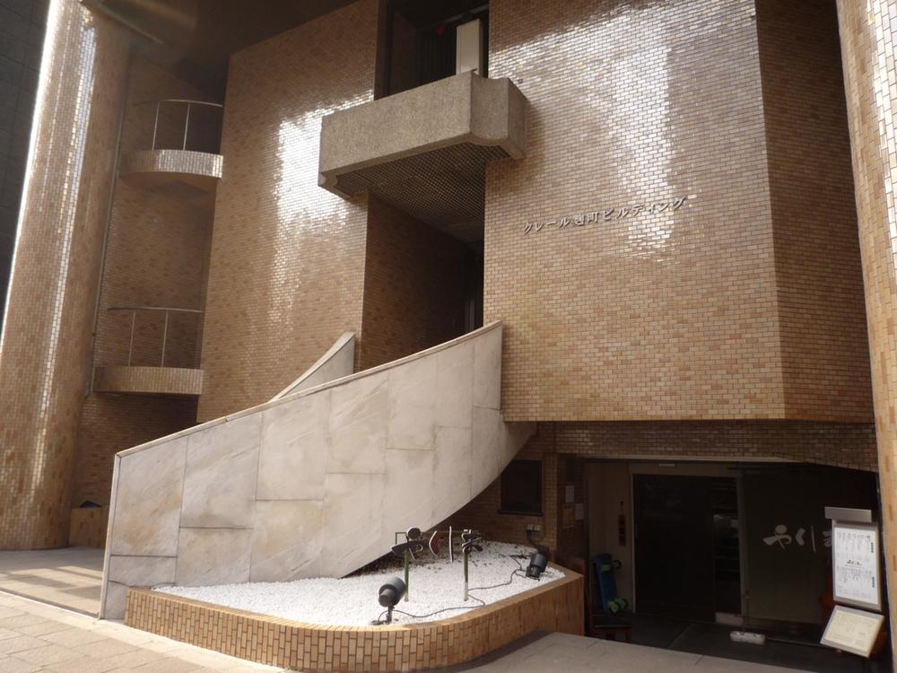 Entrance. Common areas