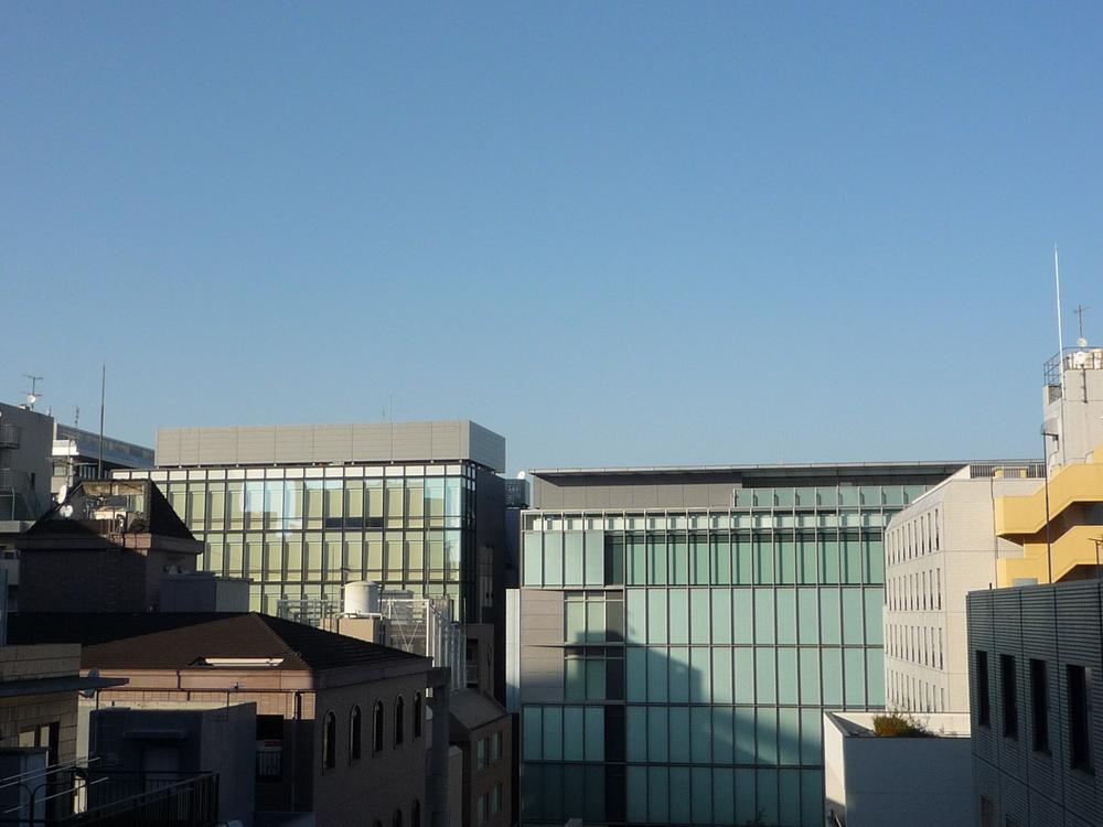 View photos from the dwelling unit. View from the site (November 2013) Shooting