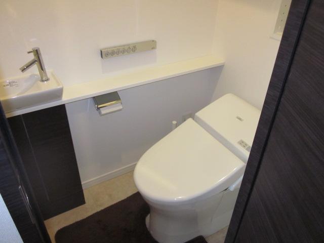 Toilet. Indoor (June 2013) Shooting