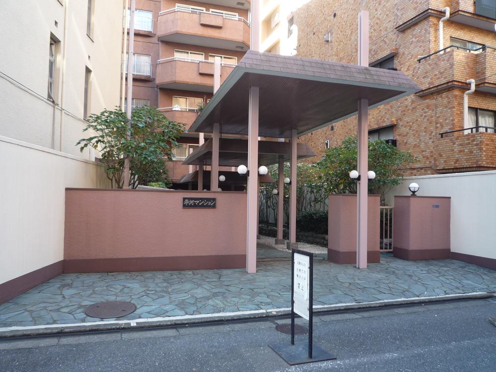 Entrance. Local (12 May 2013) Shooting