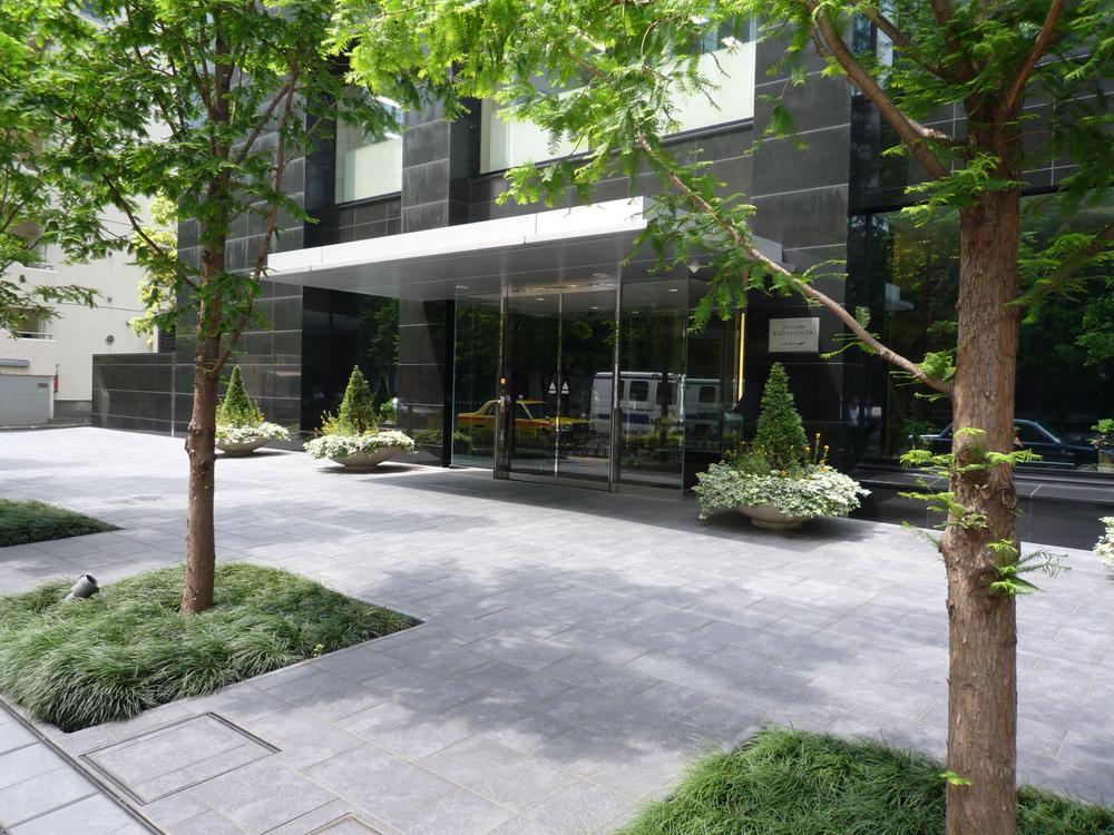 Entrance. Common areas