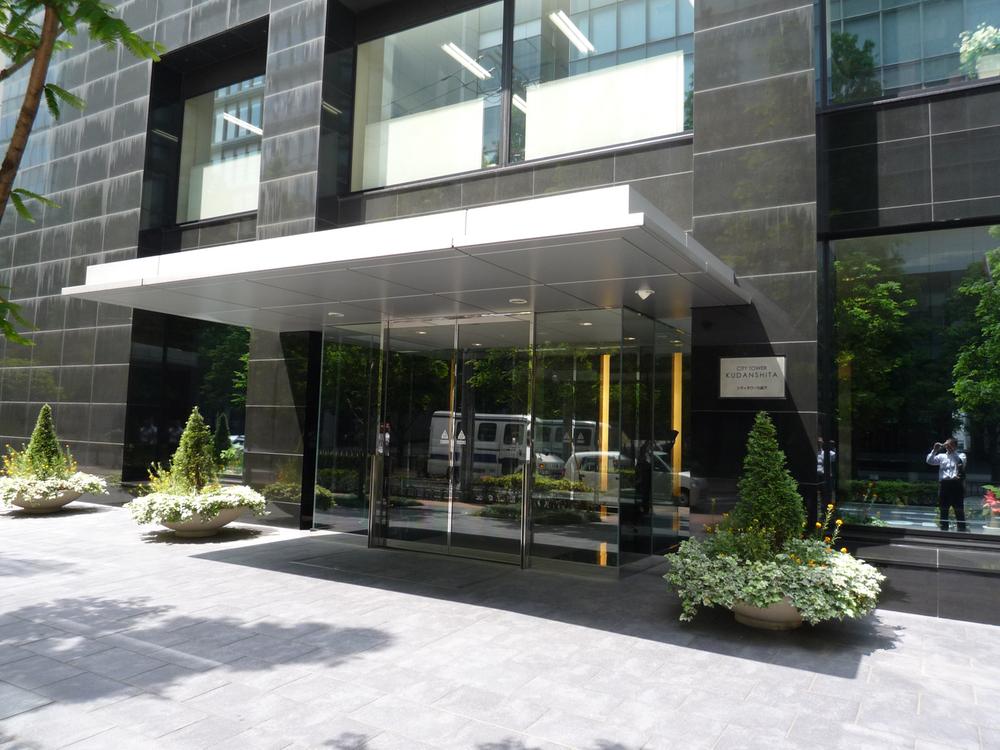 Entrance. Common areas