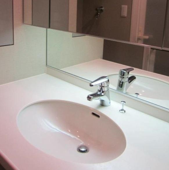 Wash basin, toilet