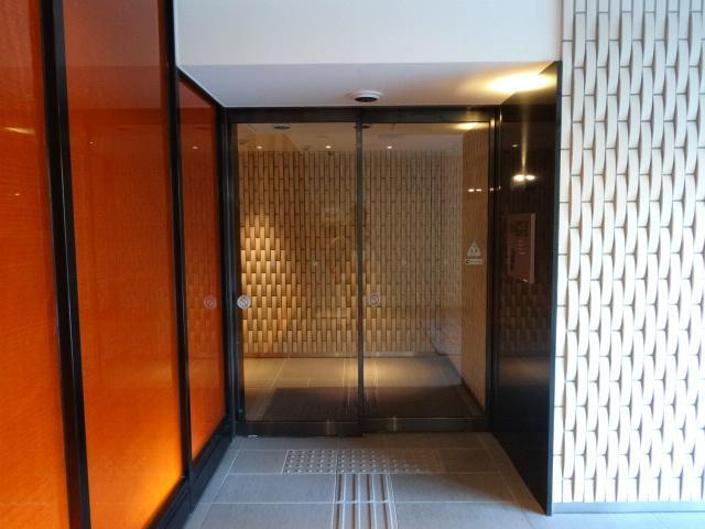 Entrance. Common areas