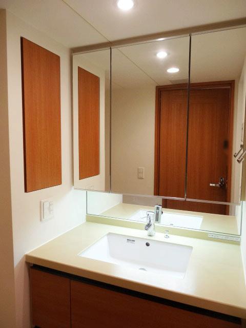 Wash basin, toilet