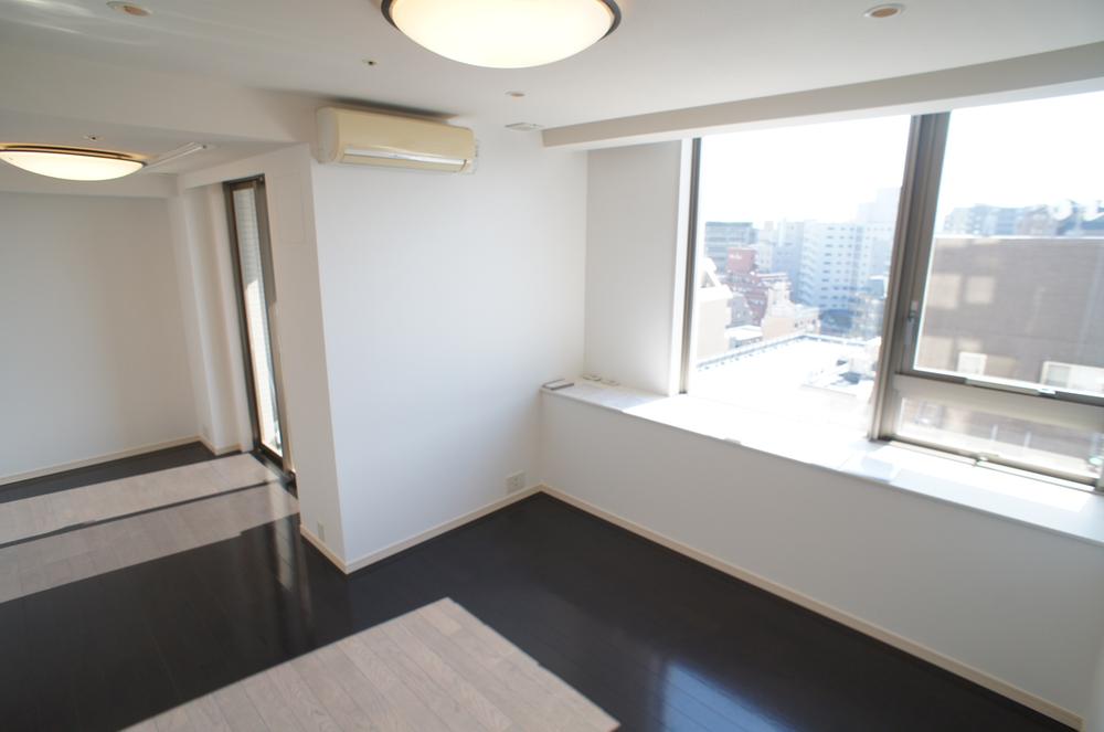 Living. Indoor (11 May 2013) Shooting ◇ facing south, Good view ◇ floor heating ◇ equipped with all rooms Sprinklers