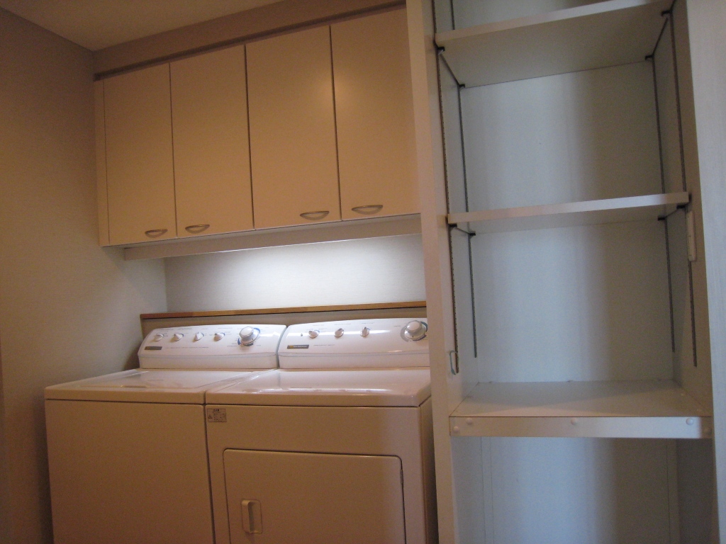 Other Equipment. Washing machine ・ Dryer is also equipped in the room.