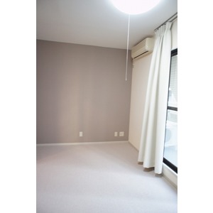 Living and room. Western-style is about 5 tatami rooms.