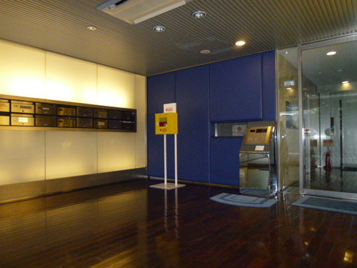 Building appearance. Entrance